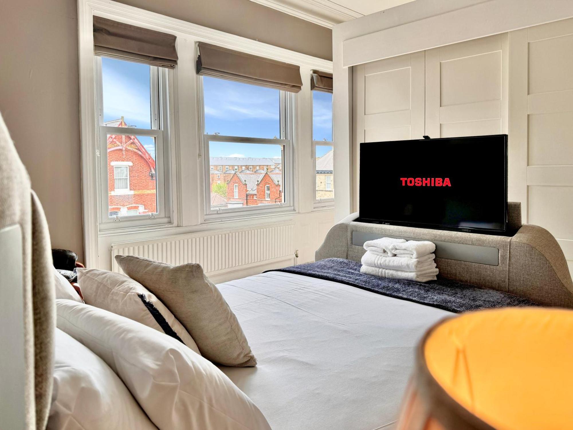 Apartment Victoria With Free Parking Scarborough Eksteriør bilde