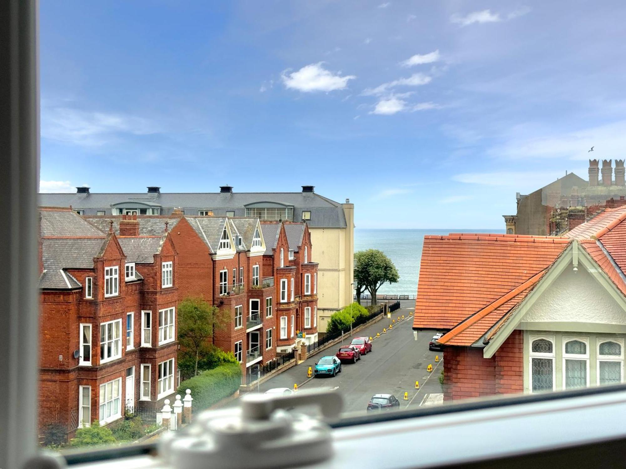 Apartment Victoria With Free Parking Scarborough Eksteriør bilde